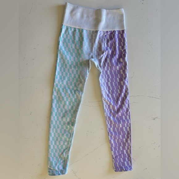 Cropped top and high waisted 7/8 legging Fabletics athletic set Small - Picture 3 of 6